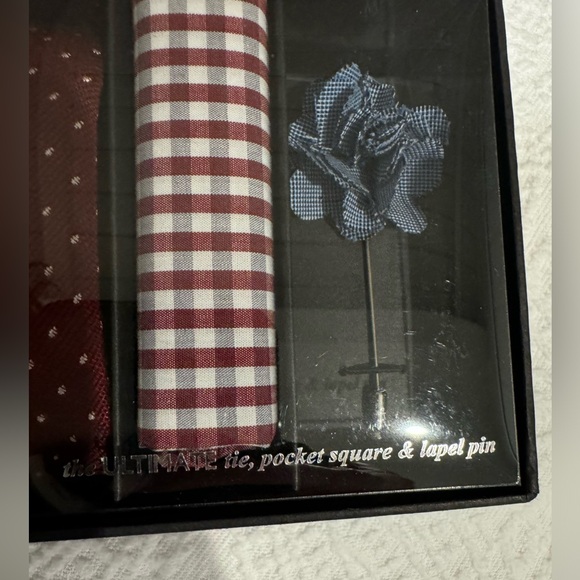 Esquire tie, pocket square, lapel pen - Picture 2 of 3